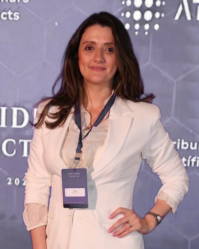 Bruna Kim em um evento profissional